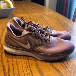 Nike training In Season TR8 size 9 women’s